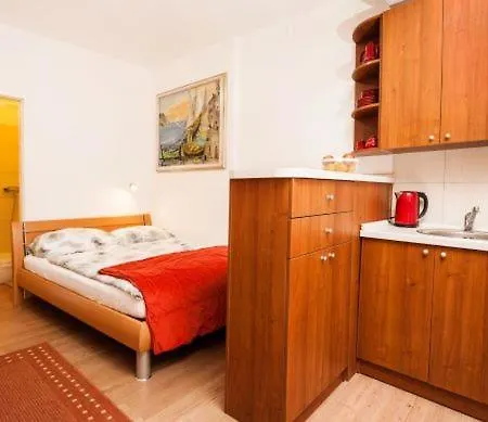 Centar 1 Private With Ensuite And Kitchenette * Σπλιτ