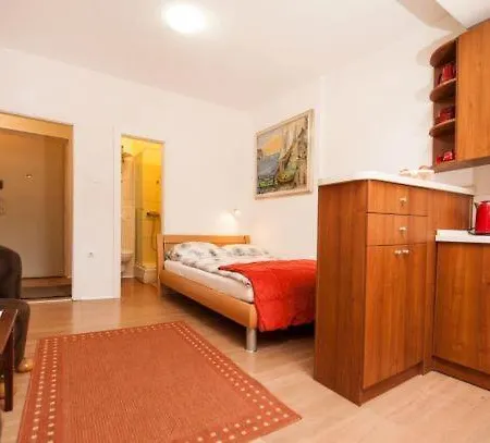 Centar 1 Private With Ensuite And Kitchenette Apartament