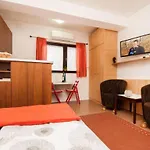 Centar 1 Private With Ensuite And Kitchenette Split