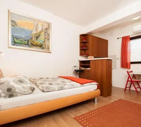Centar 1 Private With Ensuite And Kitchenette Appartement Split